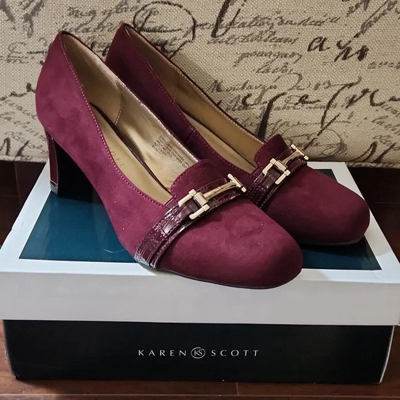 Karen Scott Penzey Dress Pumps - Picture 1 of 4